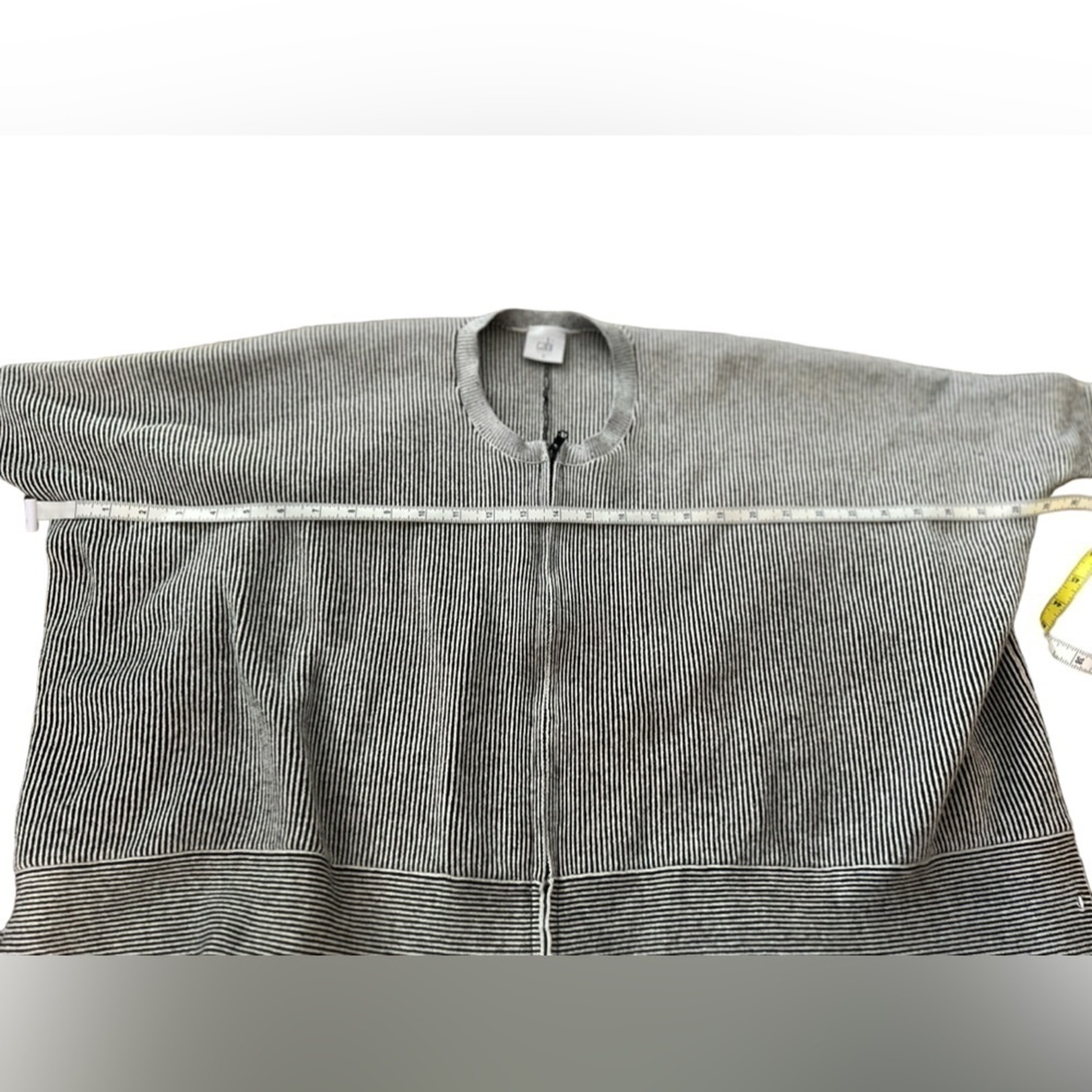 Cabi S white and black striped zip up oversized top - Picture 8 of 9